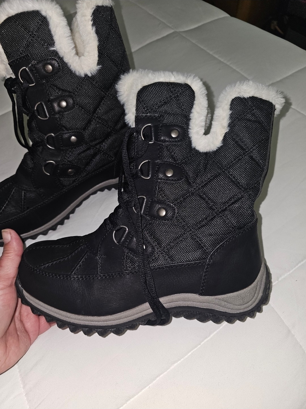 Global Win Black Lace-Up Quilted Winter Boots with White Faux Fur Trim